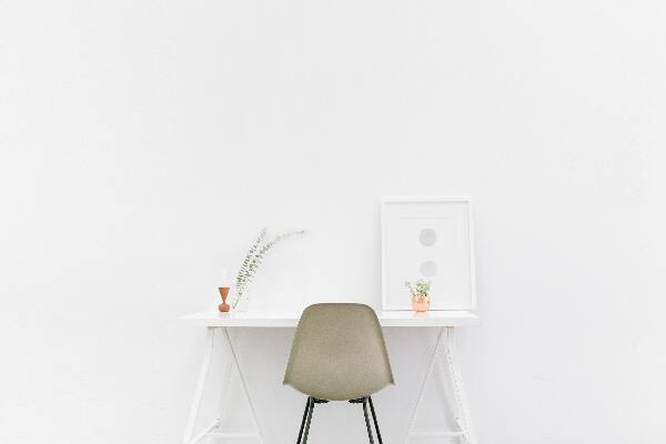 minimalist home office desk