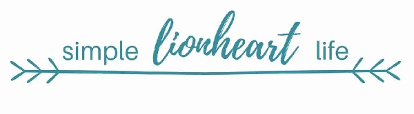 simple lion heart life logo