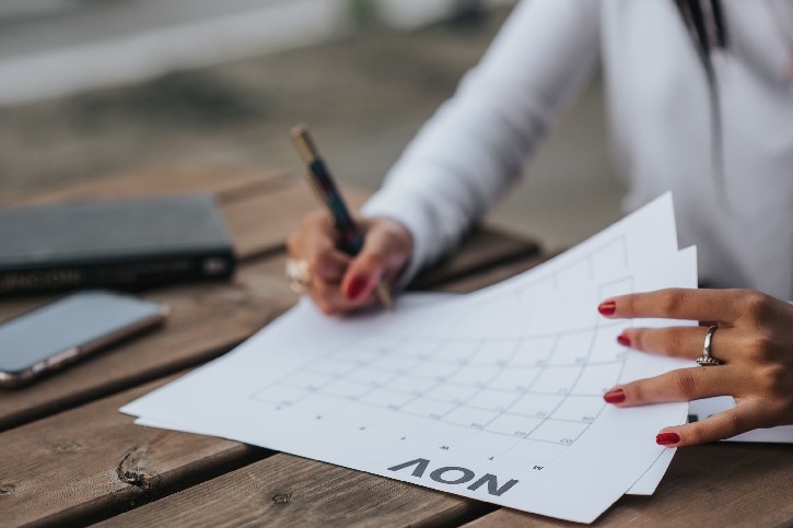 Writing a note in a calendar